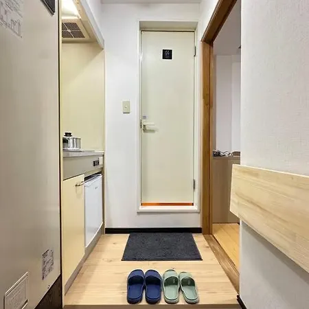 105号室花園駅2分ツインベットルームミニキッチンと専用バスルーム付き Osaka Exterior photo